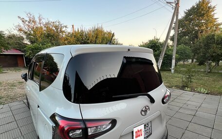 Toyota Sienta II, 2021 год, 1 700 000 рублей, 3 фотография