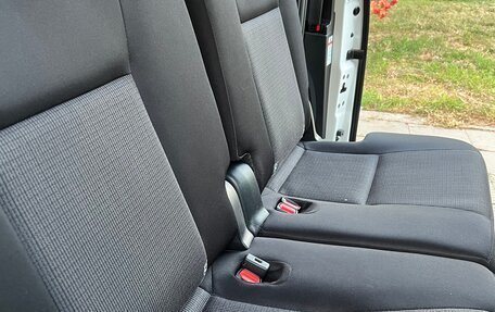 Toyota Sienta II, 2021 год, 1 700 000 рублей, 9 фотография