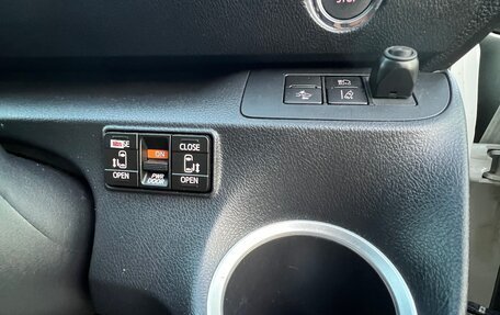 Toyota Sienta II, 2021 год, 1 700 000 рублей, 12 фотография