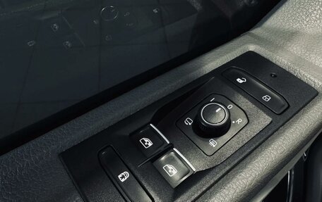 Volkswagen Caravelle T6 рестайлинг, 2020 год, 4 750 000 рублей, 19 фотография