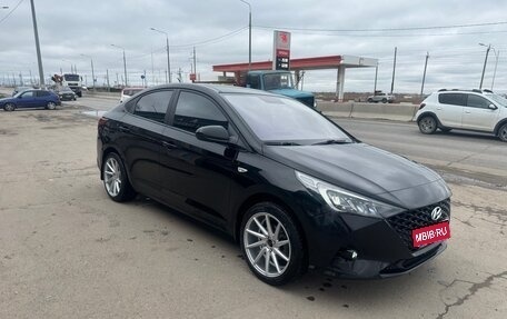 Hyundai Solaris II рестайлинг, 2021 год, 1 550 000 рублей, 1 фотография