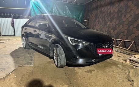 Hyundai Solaris II рестайлинг, 2021 год, 1 550 000 рублей, 3 фотография