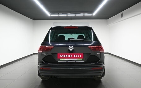 Volkswagen Tiguan II, 2017 год, 1 995 000 рублей, 4 фотография