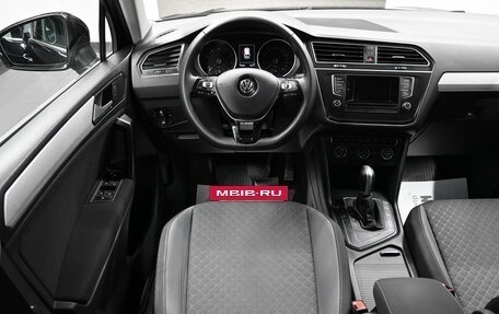 Volkswagen Tiguan II, 2017 год, 1 995 000 рублей, 11 фотография