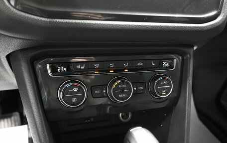 Volkswagen Tiguan II, 2017 год, 1 995 000 рублей, 15 фотография