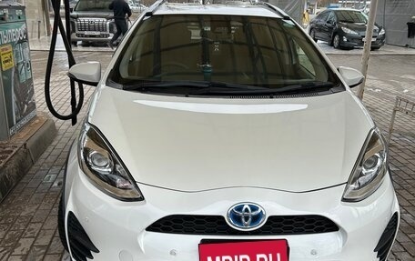 Toyota Aqua I, 2018 год, 1 250 000 рублей, 2 фотография
