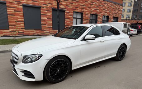 Mercedes-Benz E-Класс, 2020 год, 2 450 000 рублей, 5 фотография
