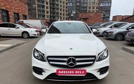Mercedes-Benz E-Класс, 2020 год, 2 450 000 рублей, 4 фотография