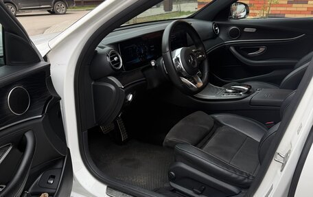 Mercedes-Benz E-Класс, 2020 год, 2 450 000 рублей, 15 фотография