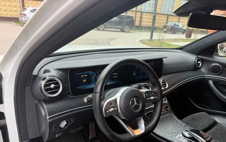 Mercedes-Benz E-Класс, 2020 год, 2 450 000 рублей, 14 фотография