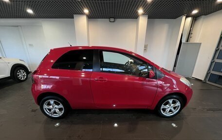 Toyota Yaris III рестайлинг, 2008 год, 595 000 рублей, 2 фотография