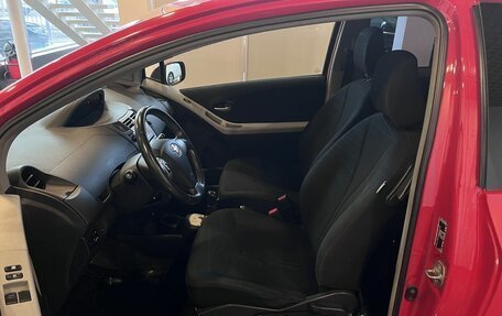 Toyota Yaris III рестайлинг, 2008 год, 595 000 рублей, 16 фотография
