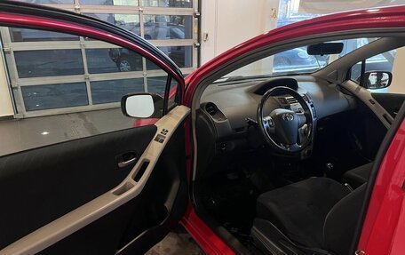 Toyota Yaris III рестайлинг, 2008 год, 595 000 рублей, 19 фотография