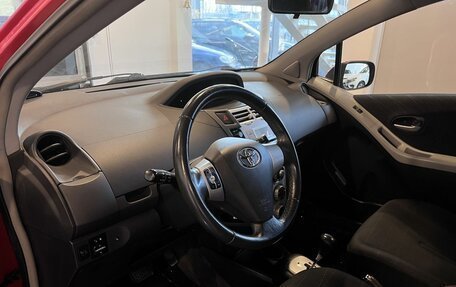 Toyota Yaris III рестайлинг, 2008 год, 595 000 рублей, 21 фотография