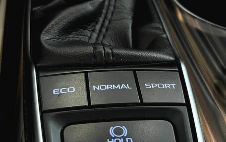 Toyota Camry, 2019 год, 2 900 000 рублей, 17 фотография