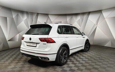 Volkswagen Tiguan II, 2022 год, 3 877 000 рублей, 2 фотография