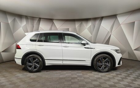 Volkswagen Tiguan II, 2022 год, 3 877 000 рублей, 6 фотография