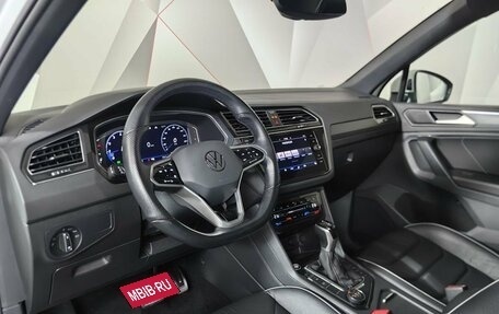 Volkswagen Tiguan II, 2022 год, 3 877 000 рублей, 19 фотография