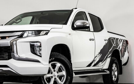 Mitsubishi L200 IV рестайлинг, 2022 год, 3 799 000 рублей, 2 фотография