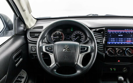 Mitsubishi L200 IV рестайлинг, 2022 год, 3 799 000 рублей, 12 фотография