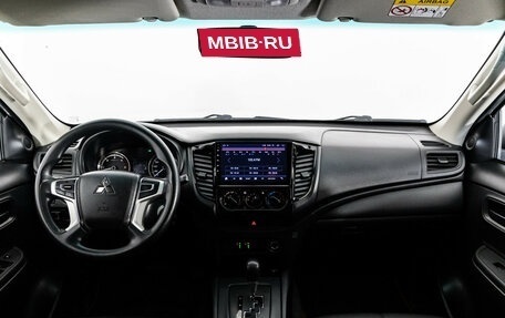 Mitsubishi L200 IV рестайлинг, 2022 год, 3 799 000 рублей, 11 фотография