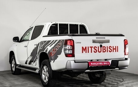 Mitsubishi L200 IV рестайлинг, 2022 год, 3 799 000 рублей, 8 фотография