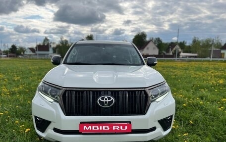 Toyota Land Cruiser Prado 150 рестайлинг 2, 2020 год, 5 700 000 рублей, 5 фотография