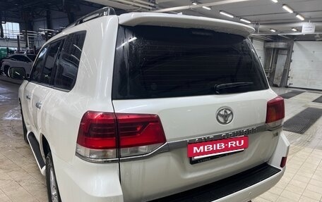 Toyota Land Cruiser 200, 2018 год, 6 000 000 рублей, 6 фотография