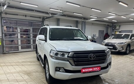 Toyota Land Cruiser 200, 2018 год, 6 000 000 рублей, 2 фотография