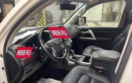 Toyota Land Cruiser 200, 2018 год, 6 000 000 рублей, 7 фотография