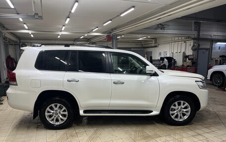 Toyota Land Cruiser 200, 2018 год, 6 000 000 рублей, 16 фотография