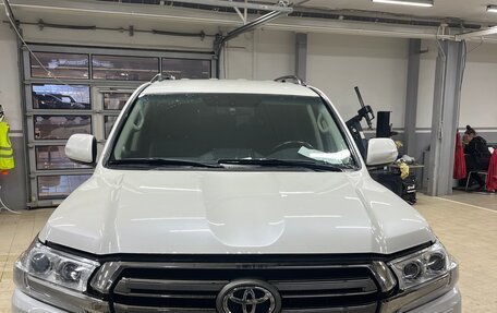 Toyota Land Cruiser 200, 2018 год, 6 000 000 рублей, 19 фотография