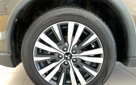 Mitsubishi Outlander III рестайлинг 3, 2019 год, 2 300 000 рублей, 11 фотография