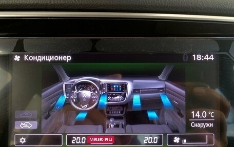 Mitsubishi Outlander III рестайлинг 3, 2019 год, 2 300 000 рублей, 22 фотография