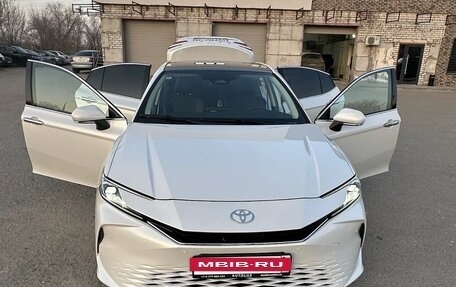 Toyota Camry, 2024 год, 3 720 000 рублей, 5 фотография