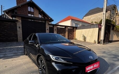 Toyota Camry, 2024 год, 3 700 000 рублей, 4 фотография