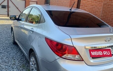 Hyundai Solaris II рестайлинг, 2012 год, 725 000 рублей, 2 фотография