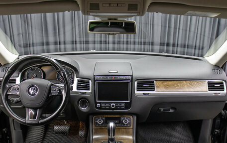 Volkswagen Touareg III, 2015 год, 3 598 000 рублей, 14 фотография