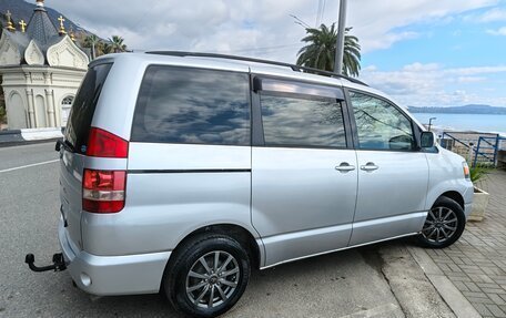 Toyota Noah III, 2002 год, 920 000 рублей, 4 фотография