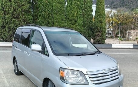 Toyota Noah III, 2002 год, 920 000 рублей, 2 фотография