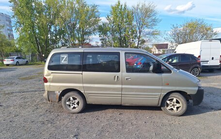Hyundai H-1 II рестайлинг, 2001 год, 360 000 рублей, 2 фотография