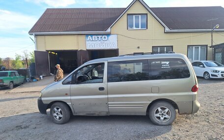 Hyundai H-1 II рестайлинг, 2001 год, 360 000 рублей, 4 фотография