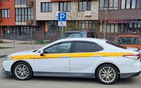 Toyota Camry, 2021 год, 2 700 000 рублей, 6 фотография
