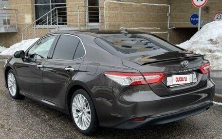 Toyota Camry, 2021 год, 2 700 000 рублей, 9 фотография