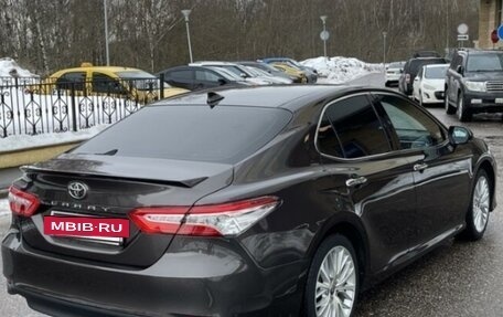 Toyota Camry, 2021 год, 2 700 000 рублей, 11 фотография