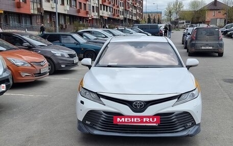 Toyota Camry, 2021 год, 2 700 000 рублей, 5 фотография