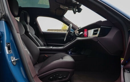 Porsche Taycan I, 2020 год, 9 990 000 рублей, 30 фотография