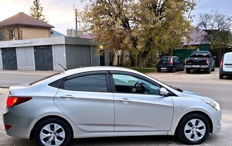 Hyundai Solaris II рестайлинг, 2016 год, 825 000 рублей, 3 фотография