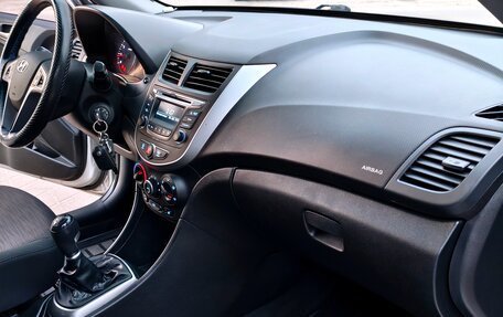 Hyundai Solaris II рестайлинг, 2016 год, 825 000 рублей, 13 фотография