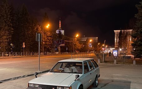 Toyota Carina, 1987 год, 450 000 рублей, 4 фотография